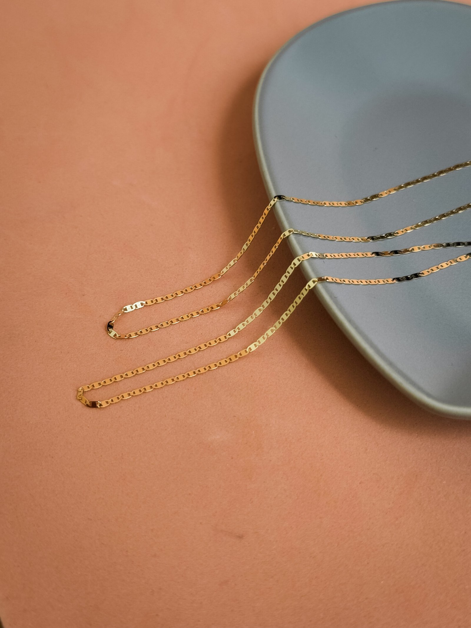 CORRENTE PIASTRINE UNISSEX 60CM EM OURO 18K