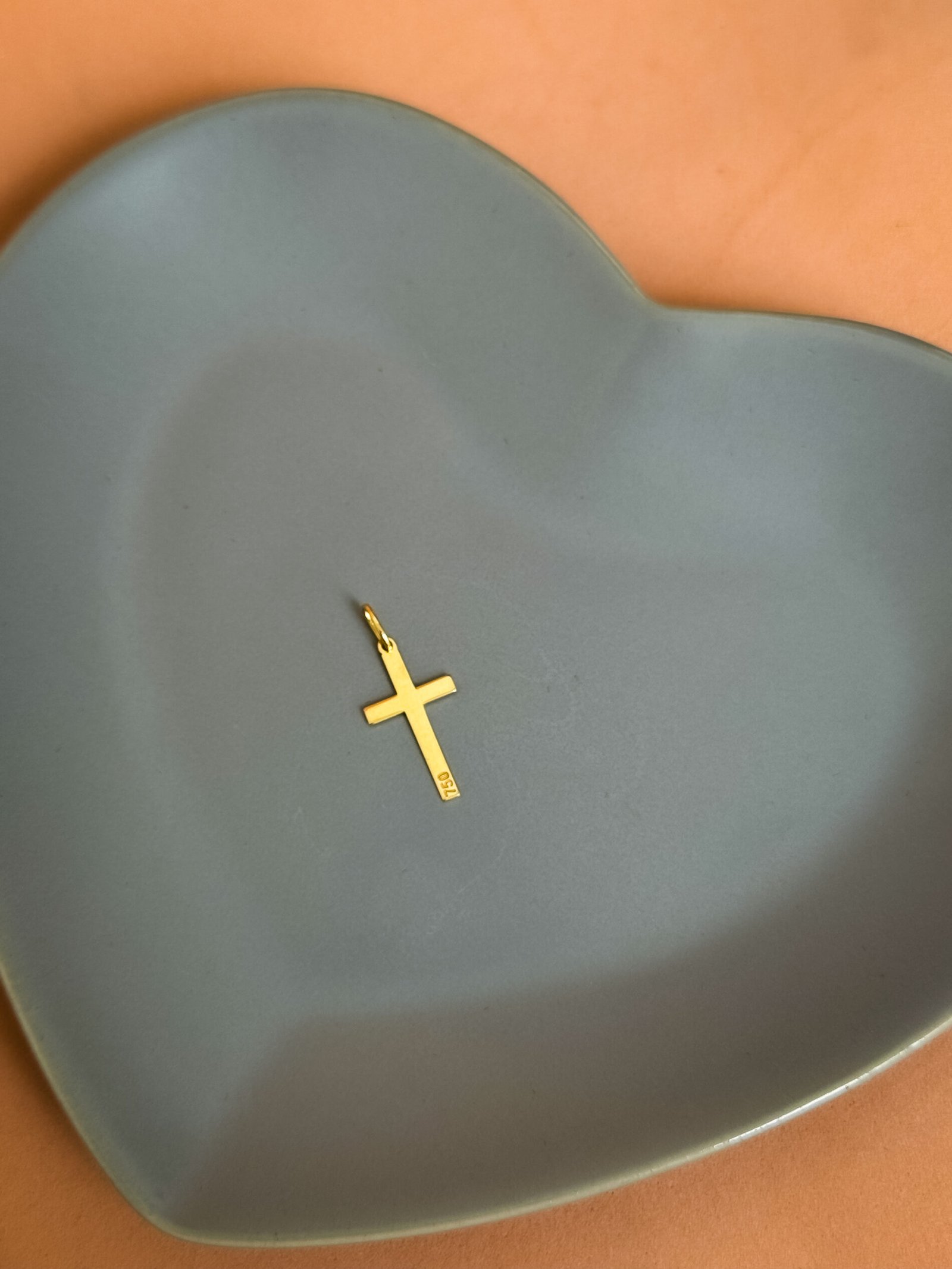 PINGENTE CRUZ 2.2CM EM OURO 18K