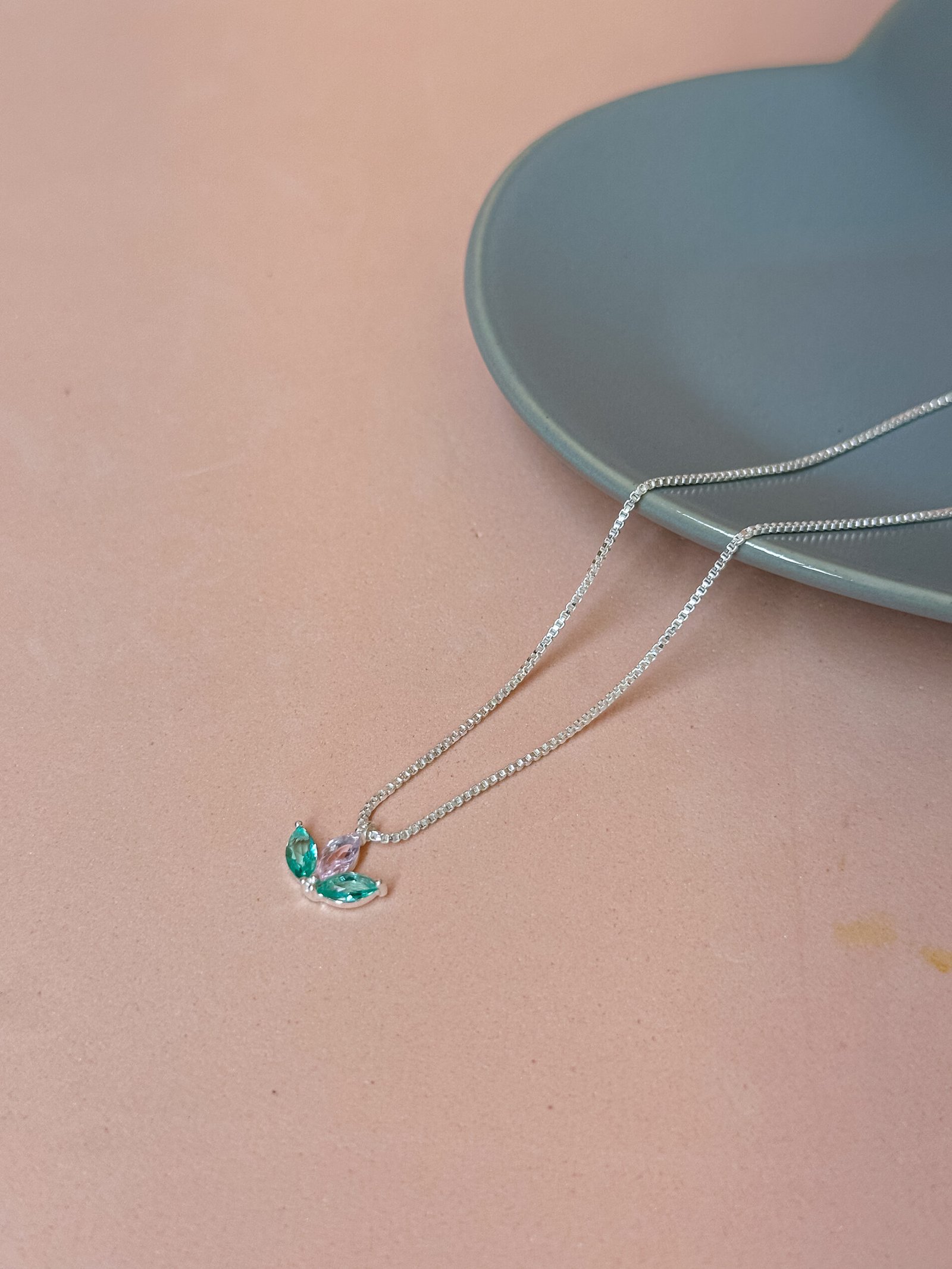 COLAR LOTUS EM PRATA 925