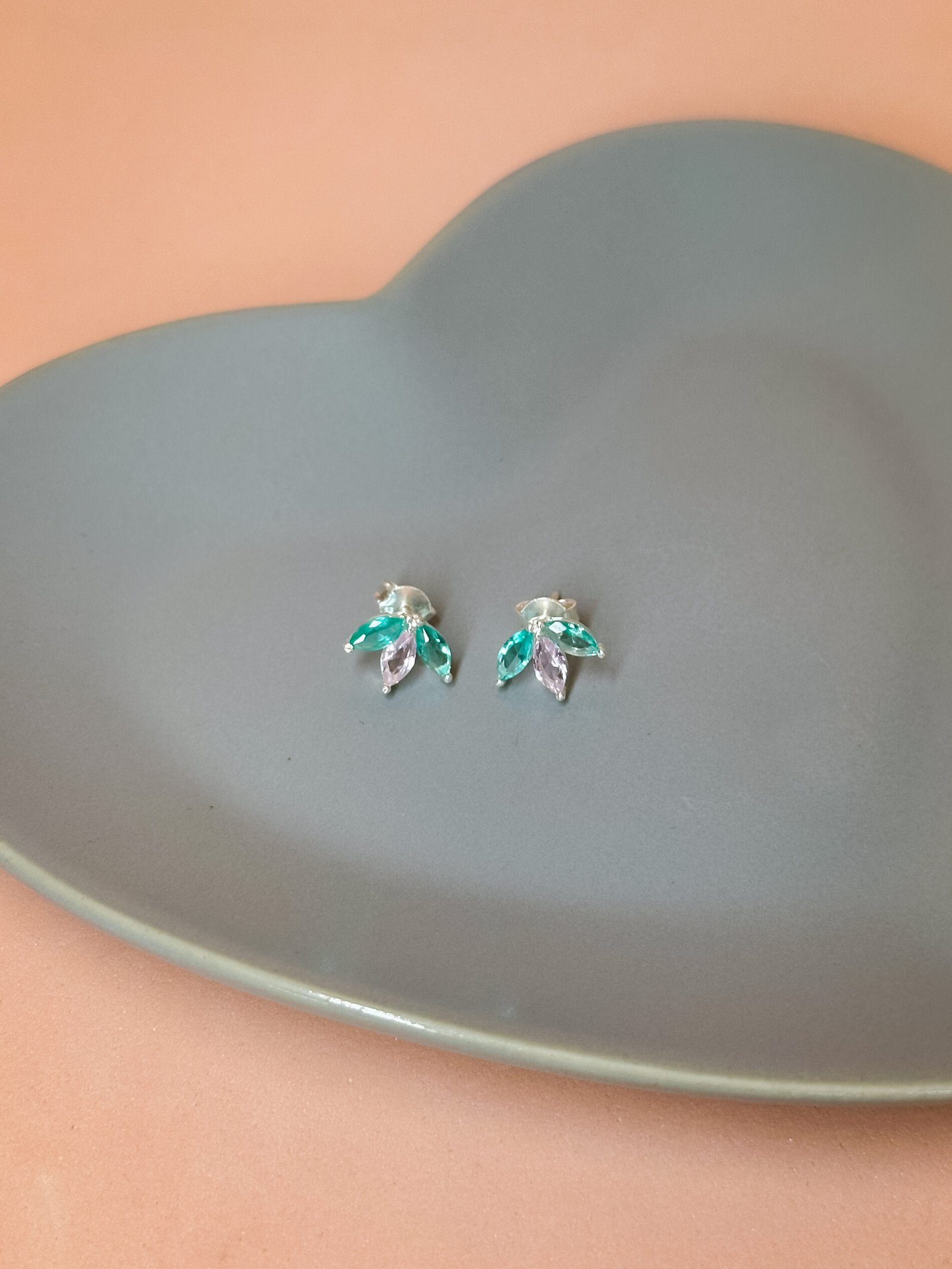 BRINCO LOTUS EM PRATA 925