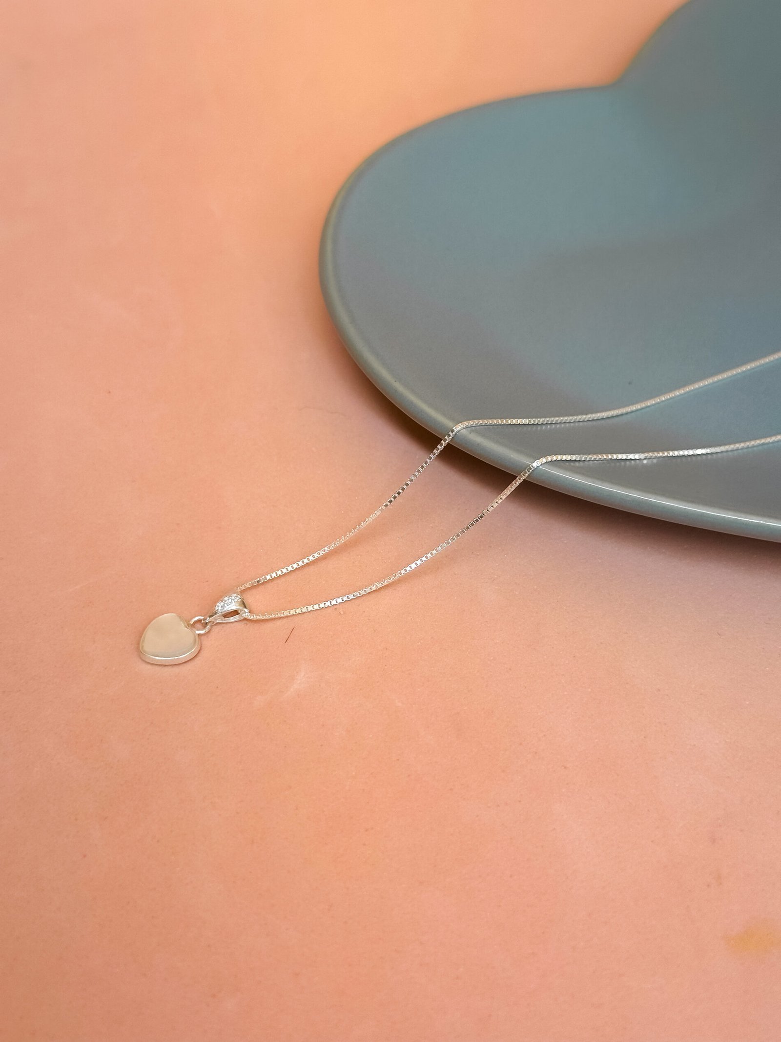 COLAR CORAÇÃO MADRE PEROLA EM PRATA 925