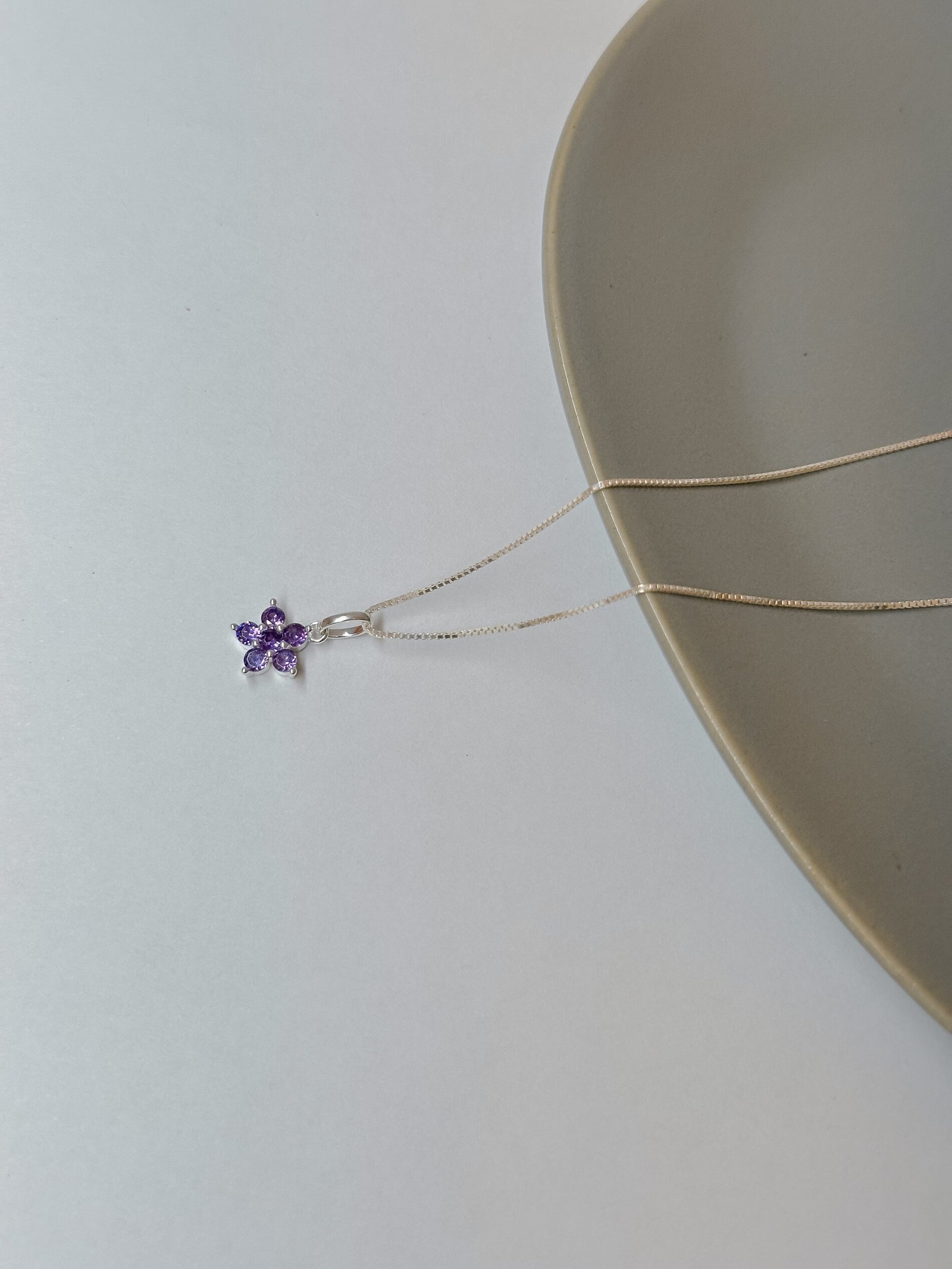 COLAR FLOR DE LAVANDA EM PRATA 925