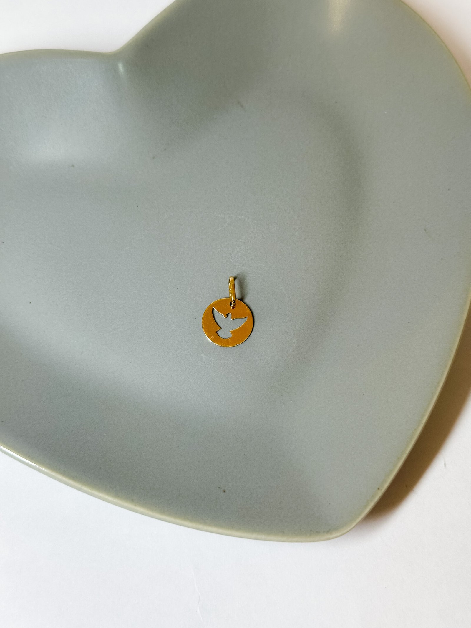 PINGENTE ESPÍRITO SANTO EM OURO 18K